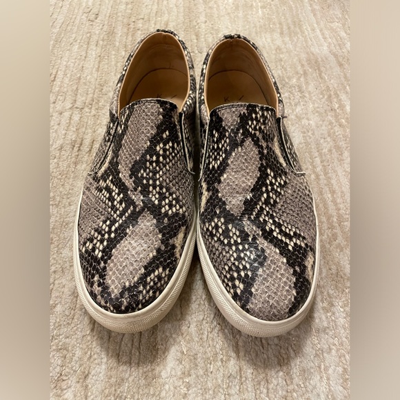 KMB Faux Snakeskin Slip-on Sneakers Size 41 - Picture 13 of 13